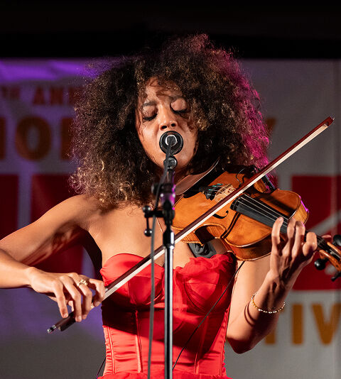 Yilian Canizares performing on stage